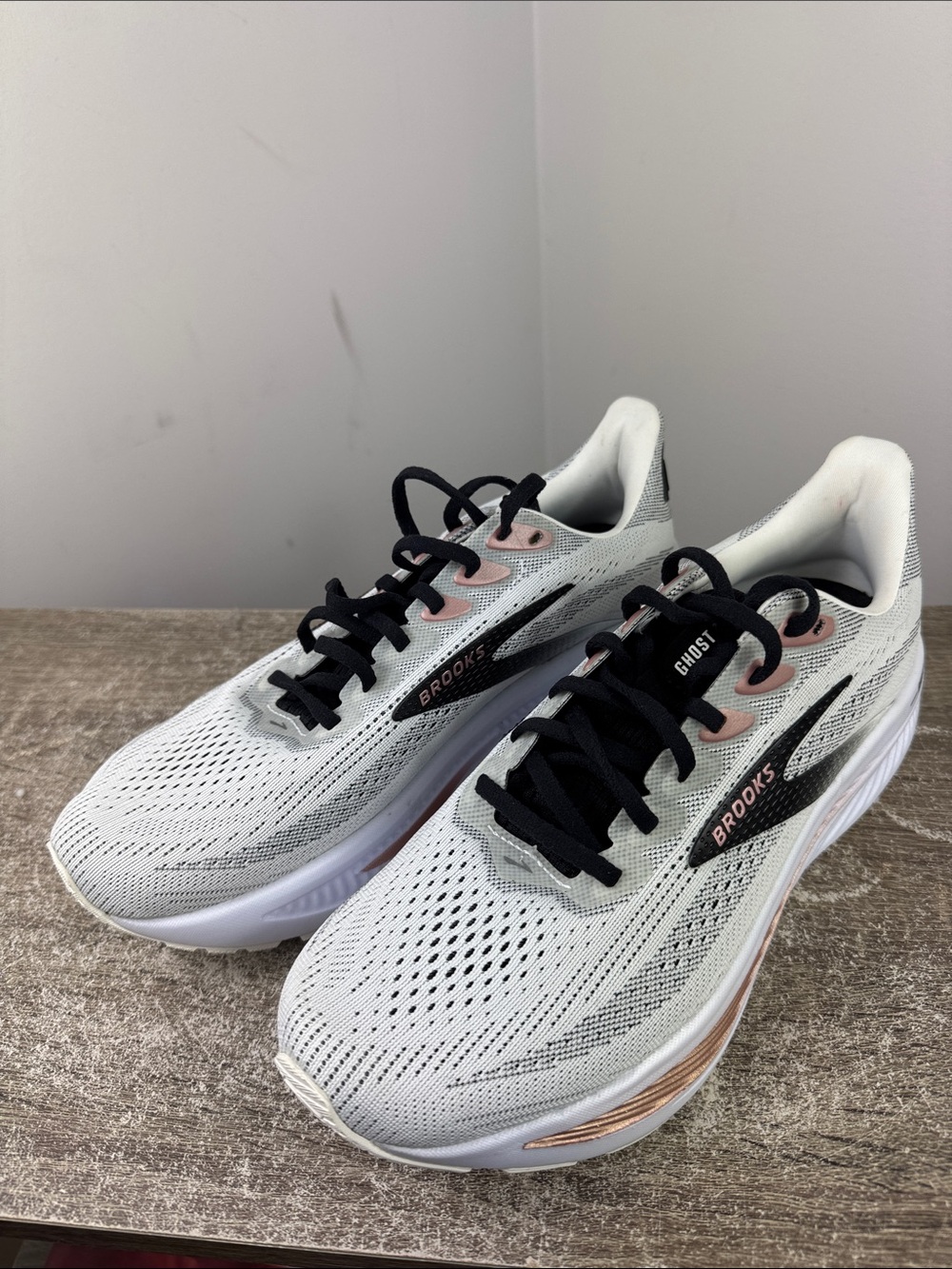 Brooks ghost 17 womens rose gold black size 10.5 running gym walking shoe - Picture 3 of 7